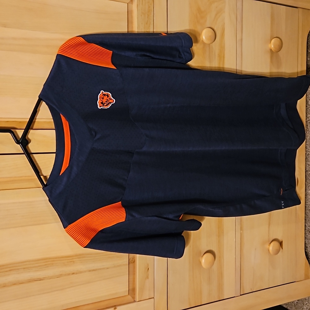 Chicago Bears Large Nike Dri-Fit shirt